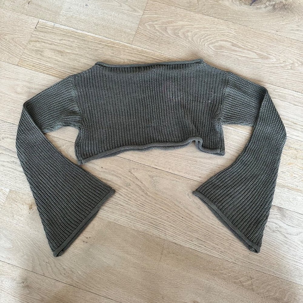 Edikted Riya Off Shoulder Knitted Crop Top in Olive Green - Picture 8 of 8